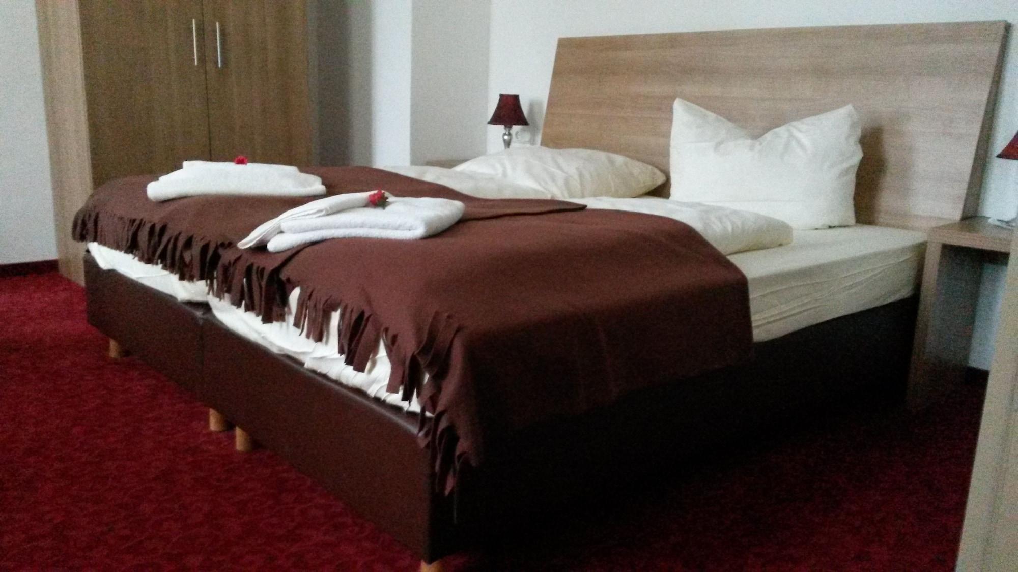 Boutiquehotel Goldene Rose - Self-Check-In Rothenburg ob der Tauber Exterior foto